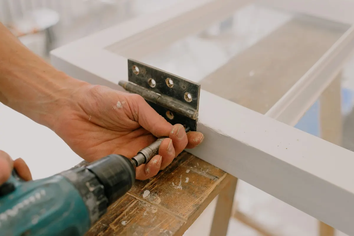 DIY project: diagnosing and fixing squeaky door hinges