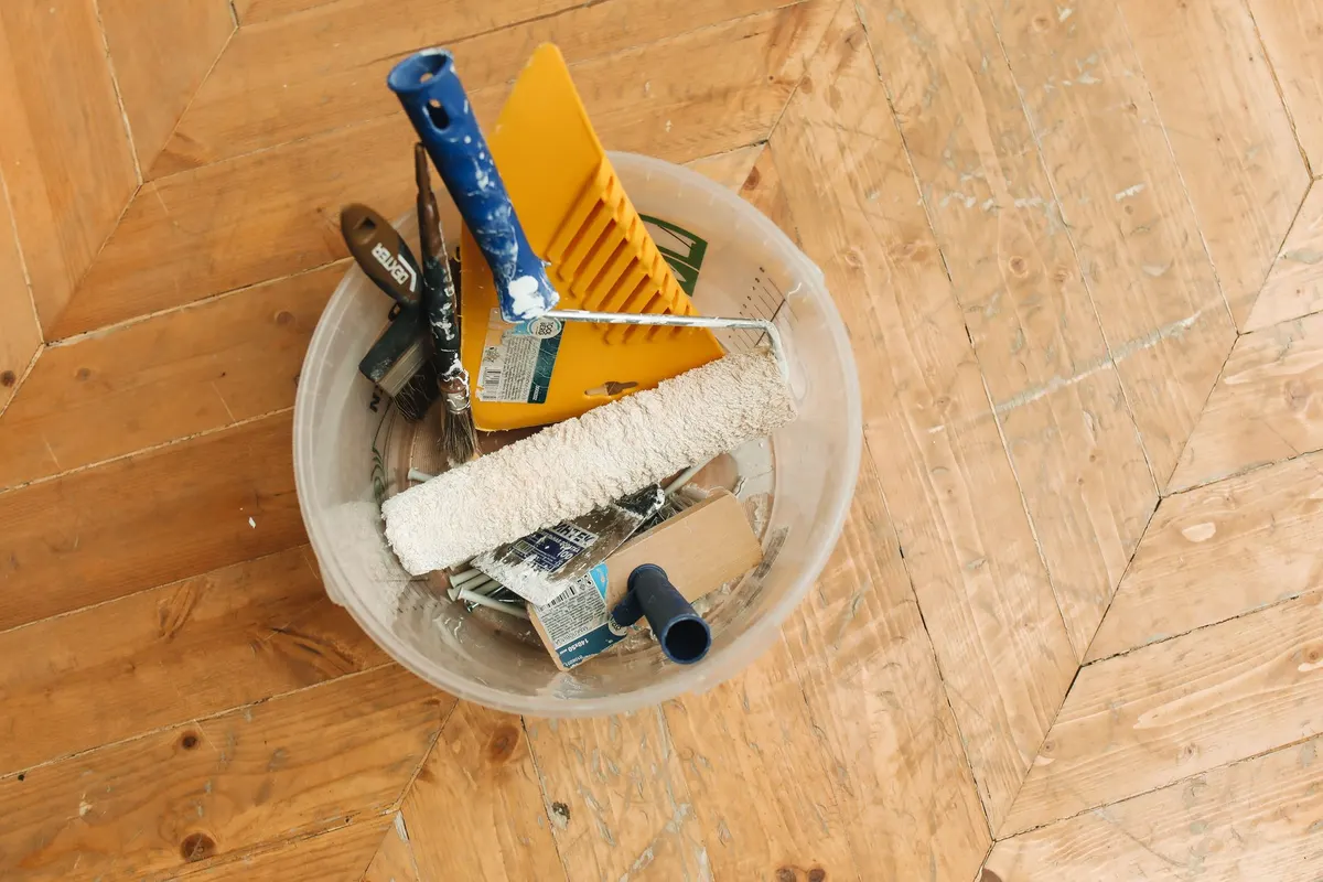 DIY project: locating and silencing squeaky floors