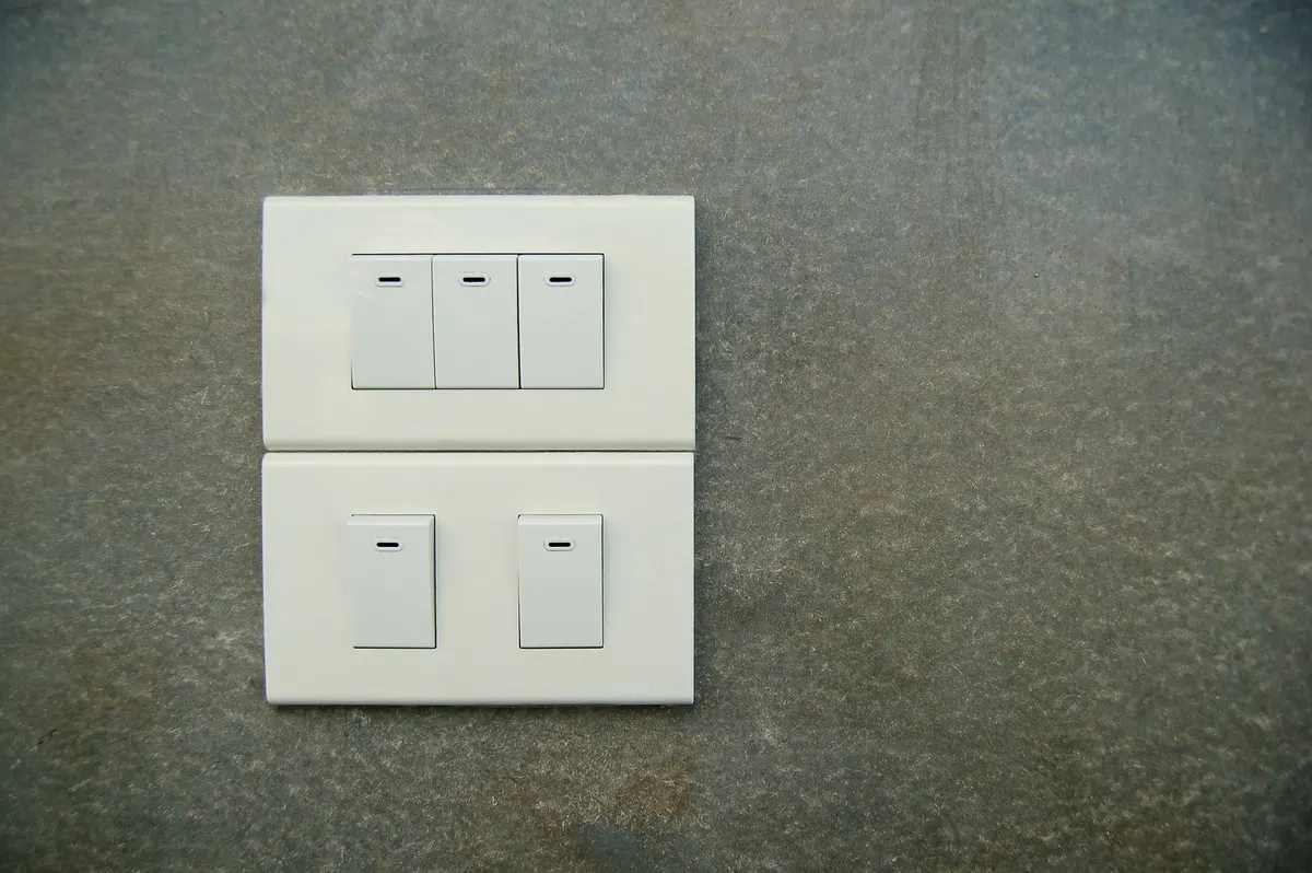 DIY project: replacing a standard switch with a dimmer