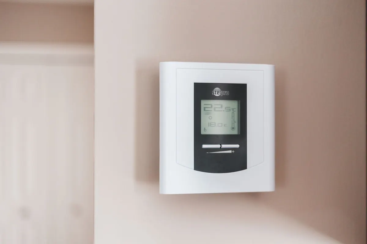 DIY project: replacing an old thermostat with a smart model