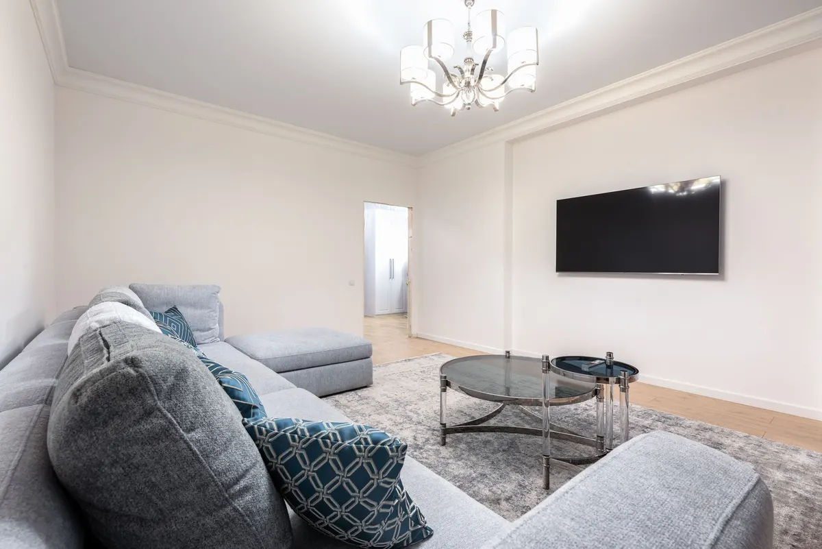 DIY project: stud-mounted TV bracket with hidden cables