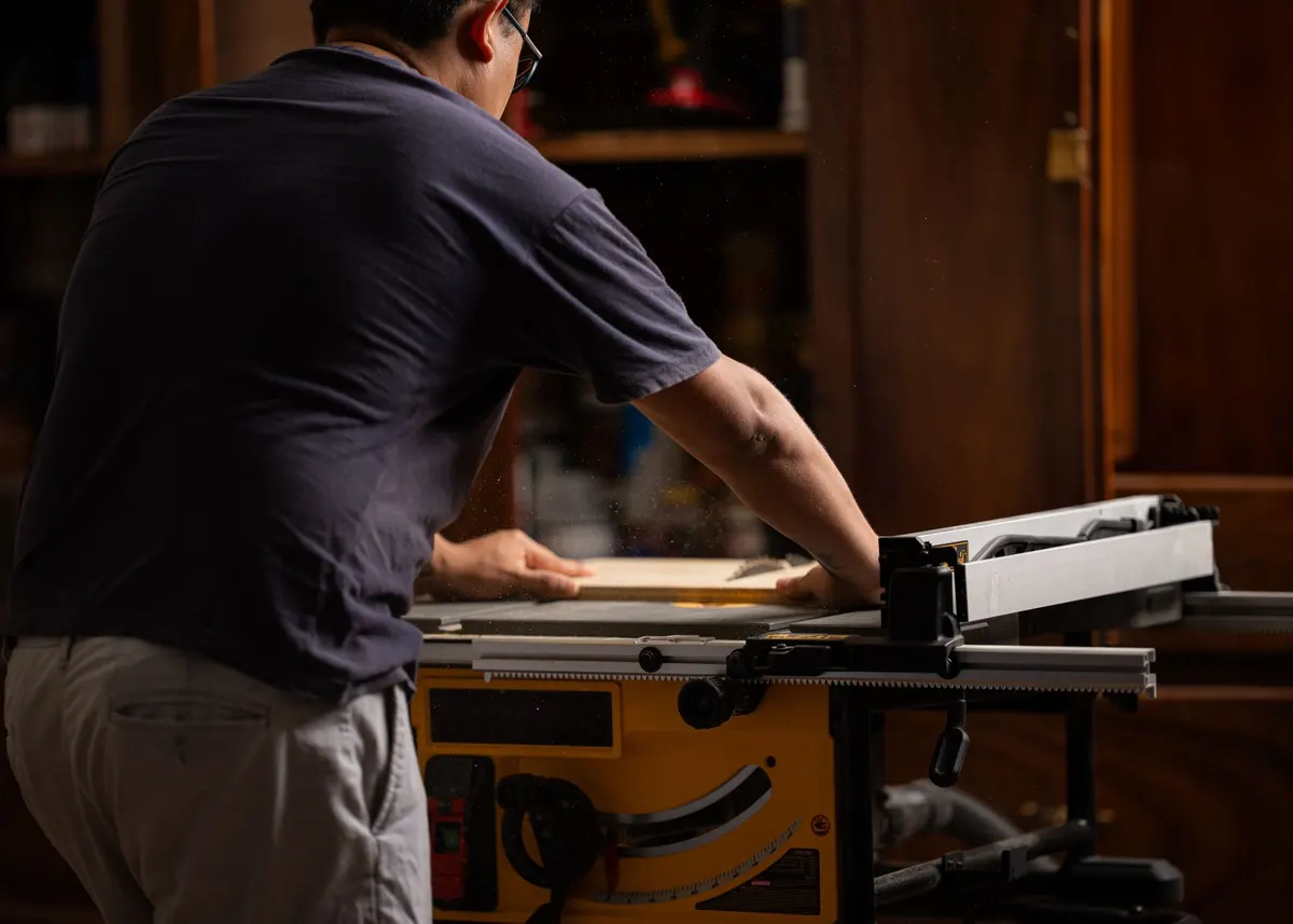DeWalt DWE7485 8-1/4-inch compact jobsite table saw